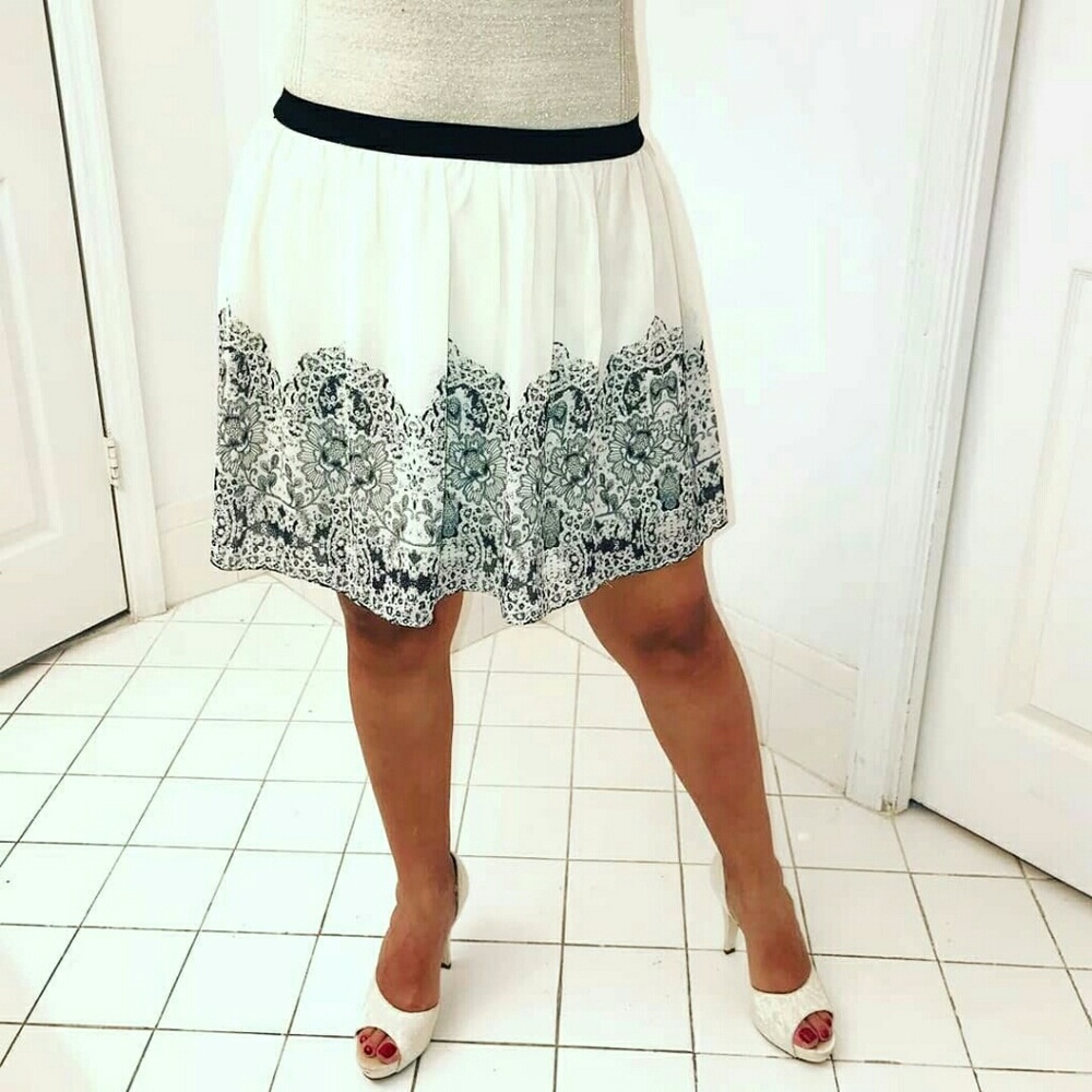 Skirt - Picture 3 of 4